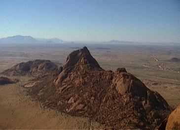 Spitzkoppe3.jpg (15589 bytes)